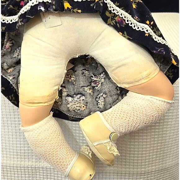 “First Kiss” Porcelain Girl Doll Long Curls Lace Leggings Shoes 13" - Picture 6 of 8